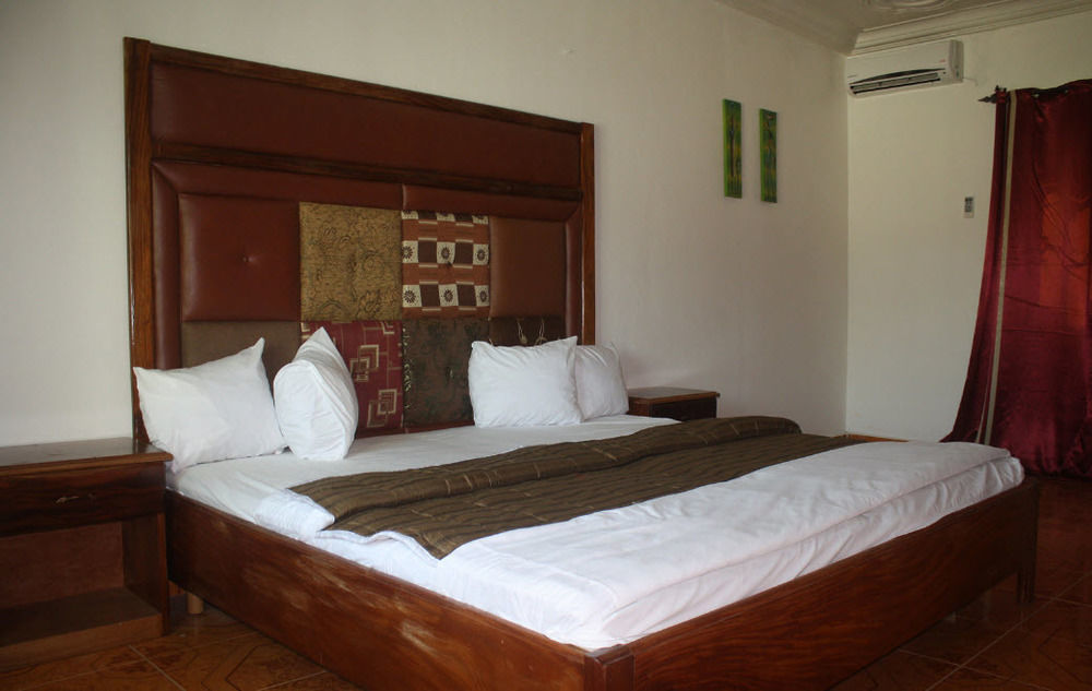 Pelican Residence Fajara Bagian luar foto