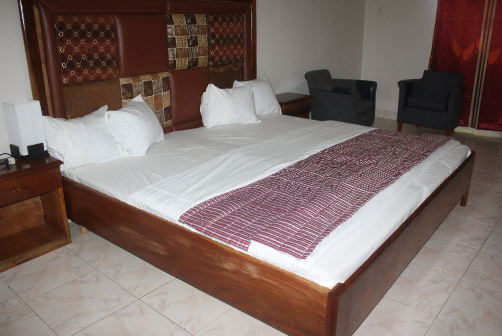 Pelican Residence Fajara Bagian luar foto